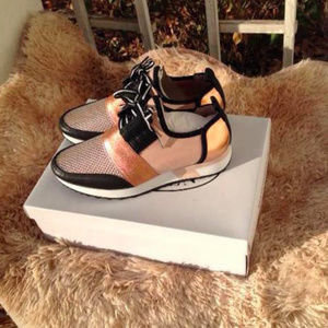 steve madden antics sneaker rose gold